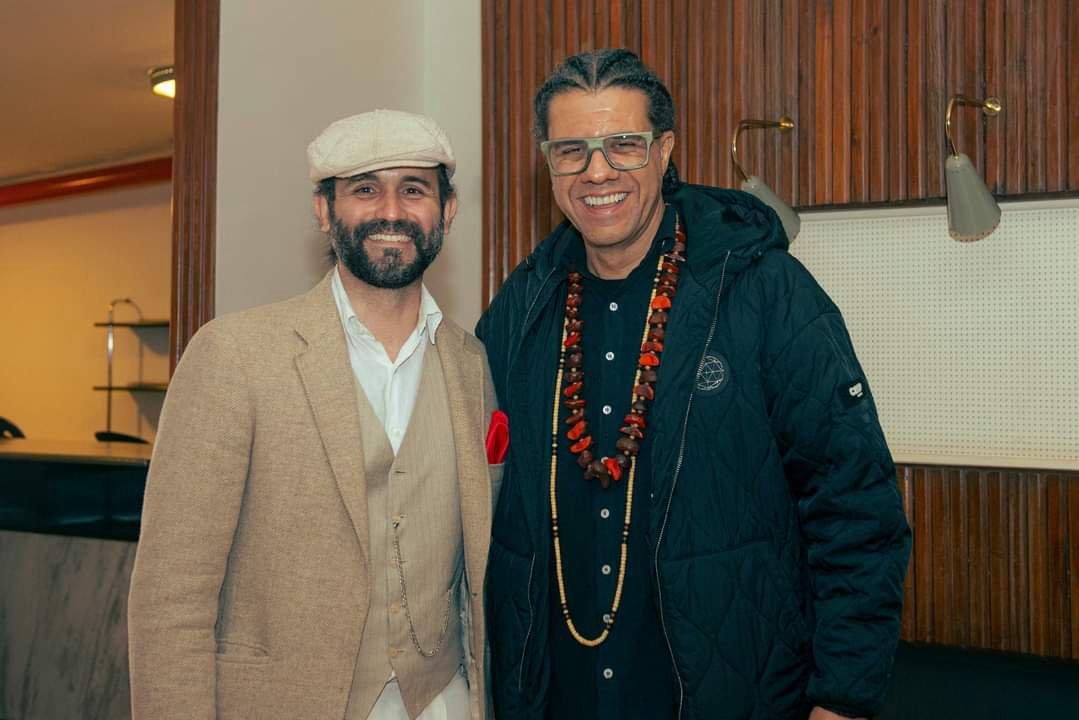 Osório Perez ao lado do bandolinista Hamilton de Holanda